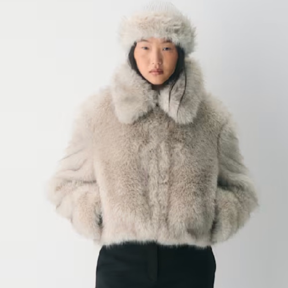 Aritzia Zermatt Merino Wool Beanie. NWT. - Picture 4 of 4